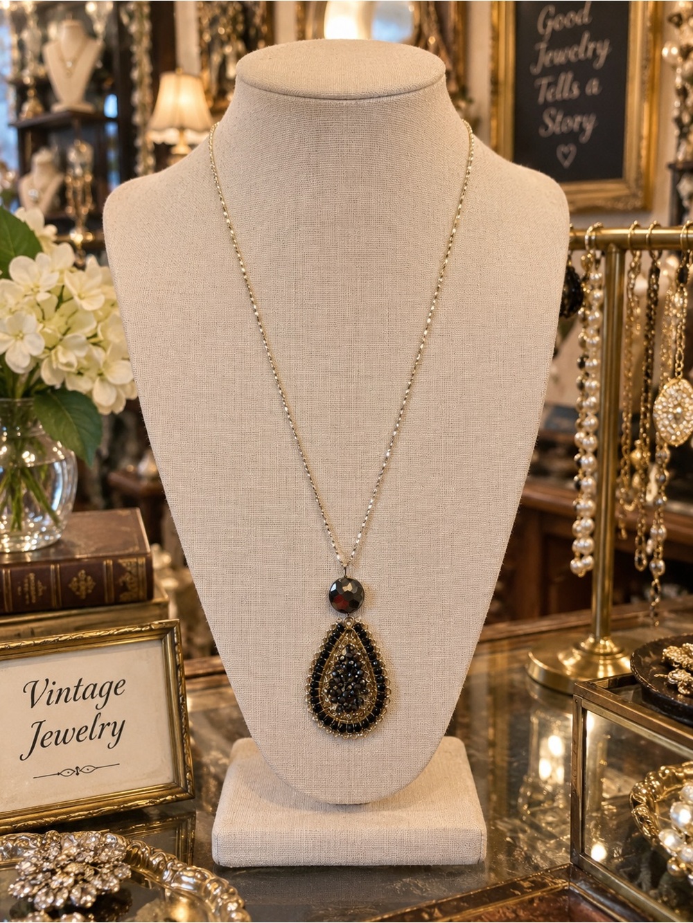 Vintage-Inspired Gold Teardrop Pendant Necklace with Black Stones NWT